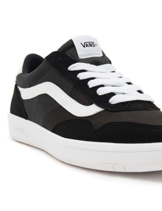 Ténis Staple Cruze Too ComfyCush Vans Preto